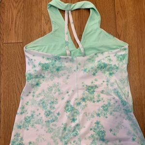 Lululemon tank